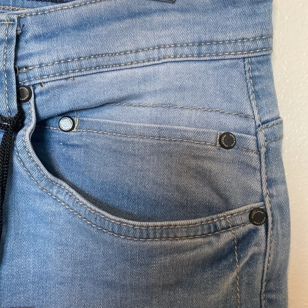Steve’s Jeans slim fit Tiberius distressed 6 pocket button zip jeans 28/30